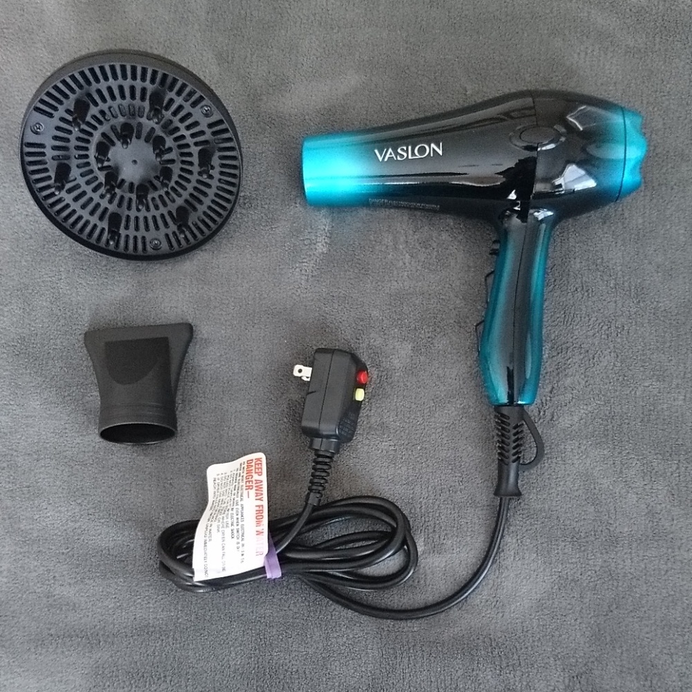 New Ionic hair dryer with 2 nozzles